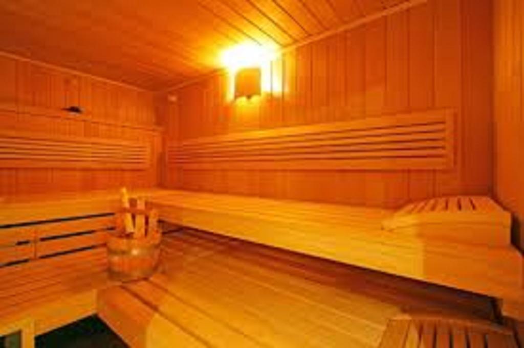 Airport-Hotel Mauregard Екстериор снимка