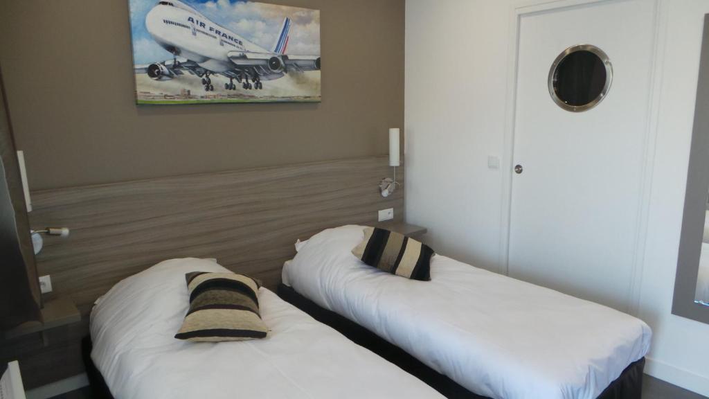 Airport-Hotel Mauregard Екстериор снимка