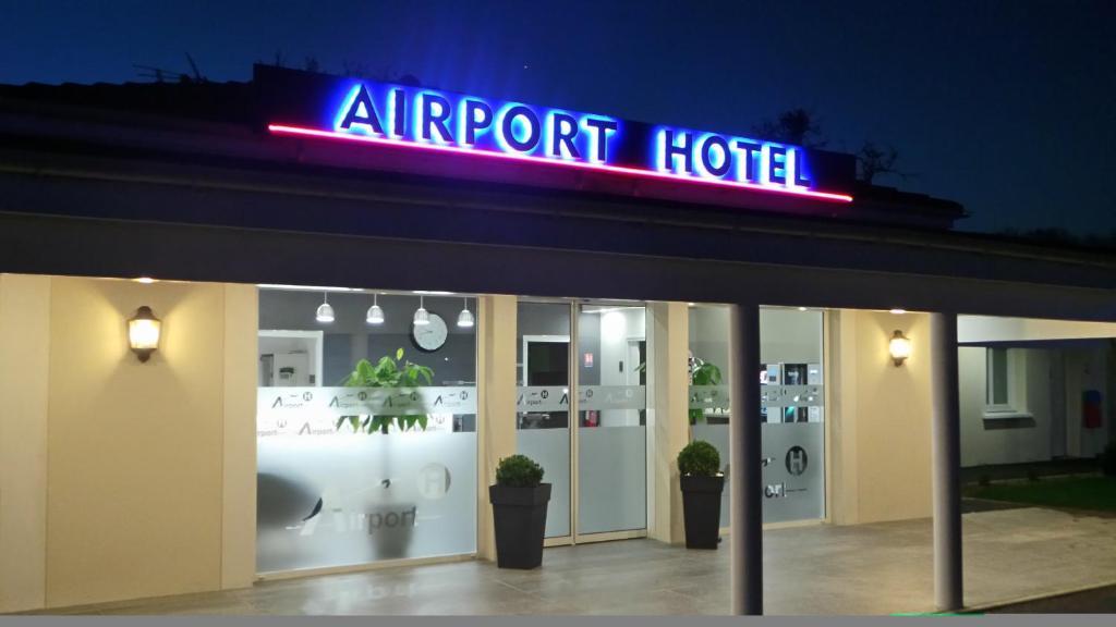 Airport-Hotel Mauregard Екстериор снимка
