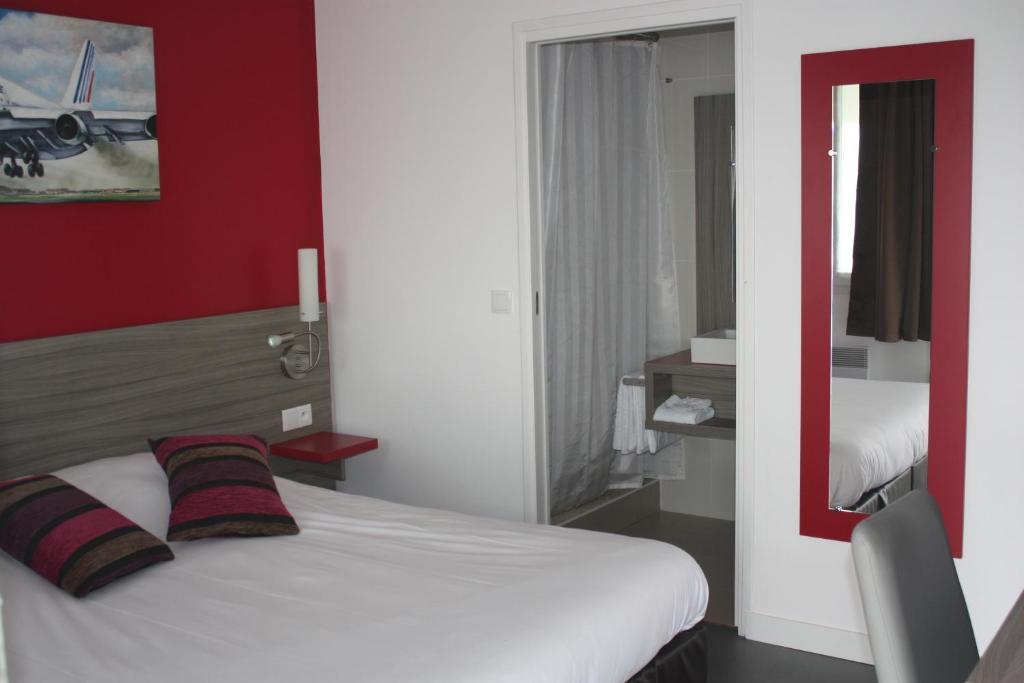 Airport-Hotel Mauregard Стая снимка