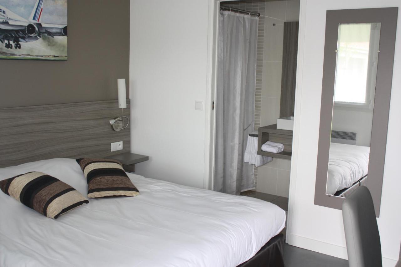 Airport-Hotel Mauregard Екстериор снимка